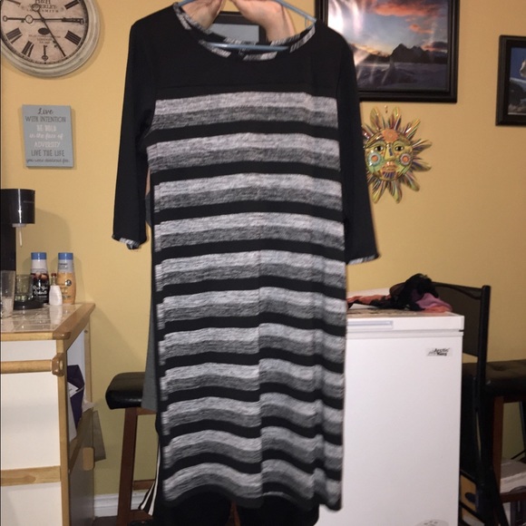 Stylish Black Dress with 3/4 sleeves! - Picture 1 of 9